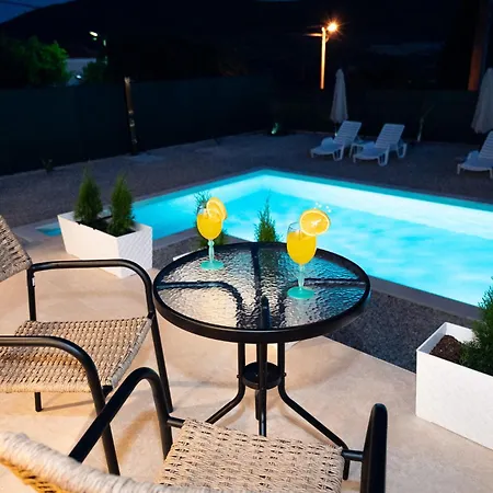 Dadi Villa *
