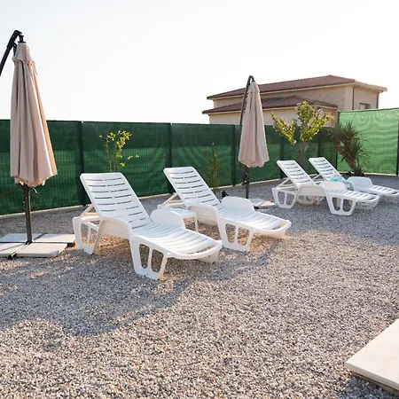Dadi Villa