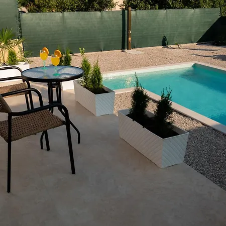 Dadi Villa