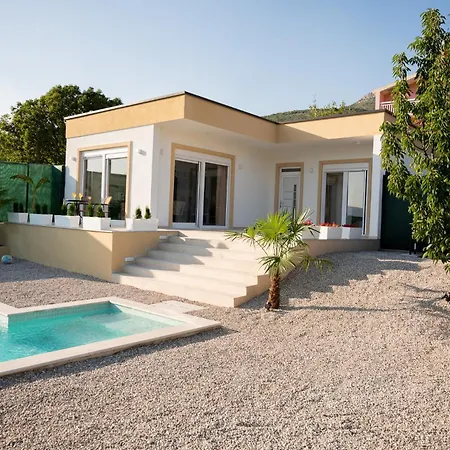 Dadi Villa *